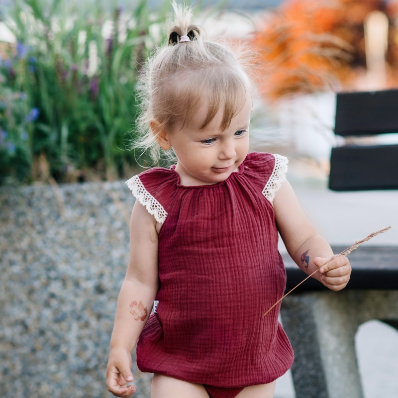 Baby Girl's bodysuit with small ruffles (burgundy)...